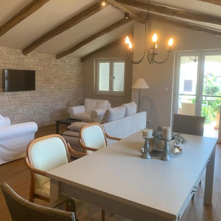 Dachgeschoss-Apartment "Andemi" In Istrien Novigrad Istria المظهر الخارجي الصورة
